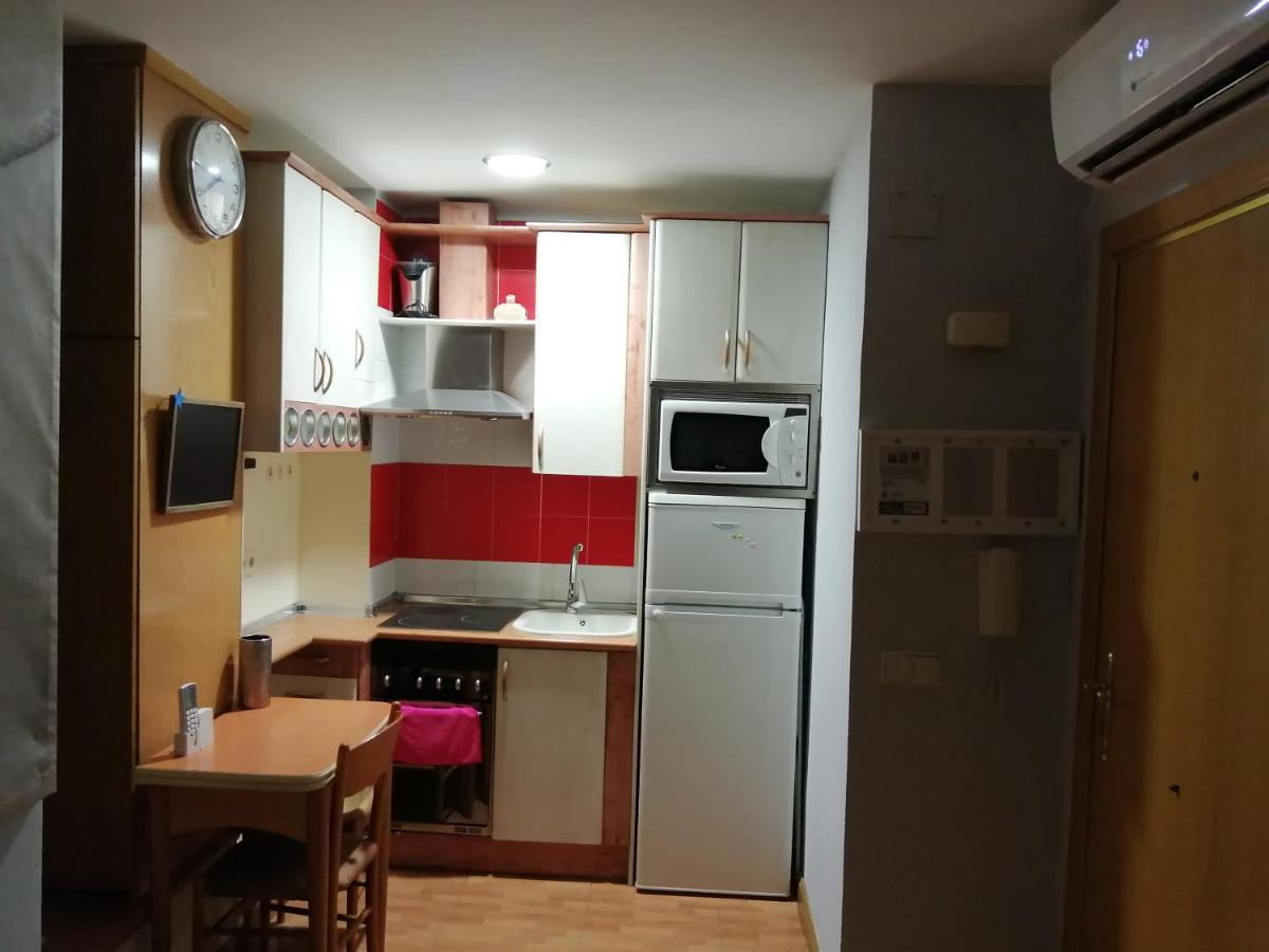 Apartamentos Deluxe Barajas Мадрид Екстериор снимка