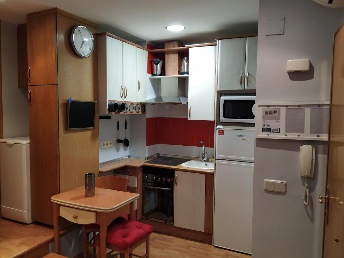 Apartamentos Deluxe Barajas Мадрид Екстериор снимка