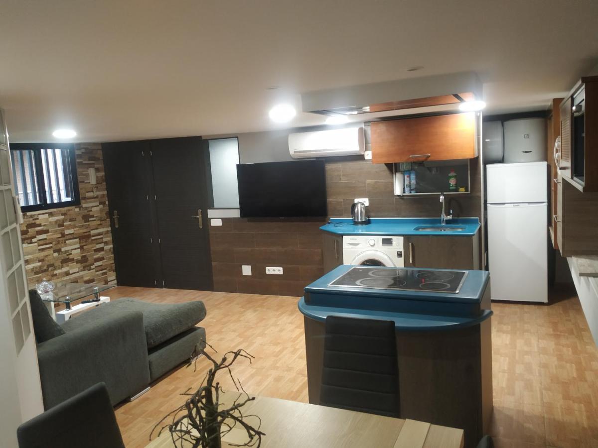 Apartamentos Deluxe Barajas Мадрид Екстериор снимка