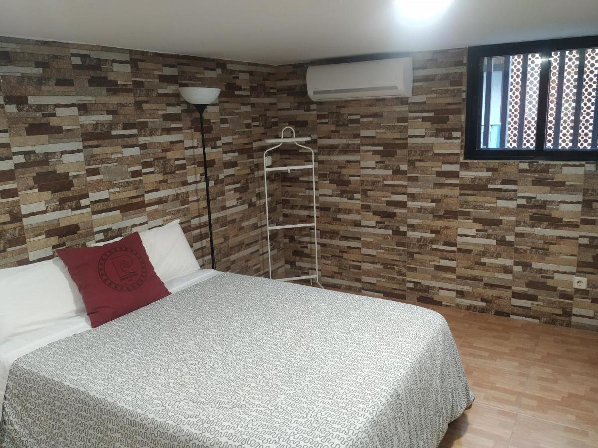 Apartamentos Deluxe Barajas Мадрид Екстериор снимка