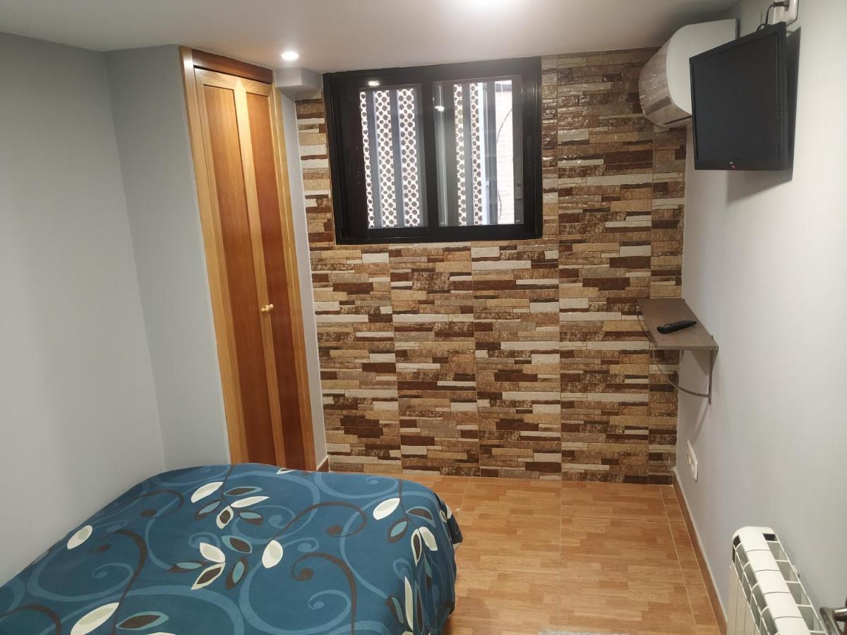 Apartamentos Deluxe Barajas Мадрид Екстериор снимка