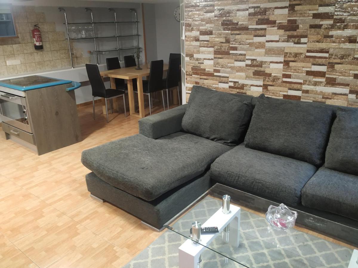 Apartamentos Deluxe Barajas Мадрид Екстериор снимка