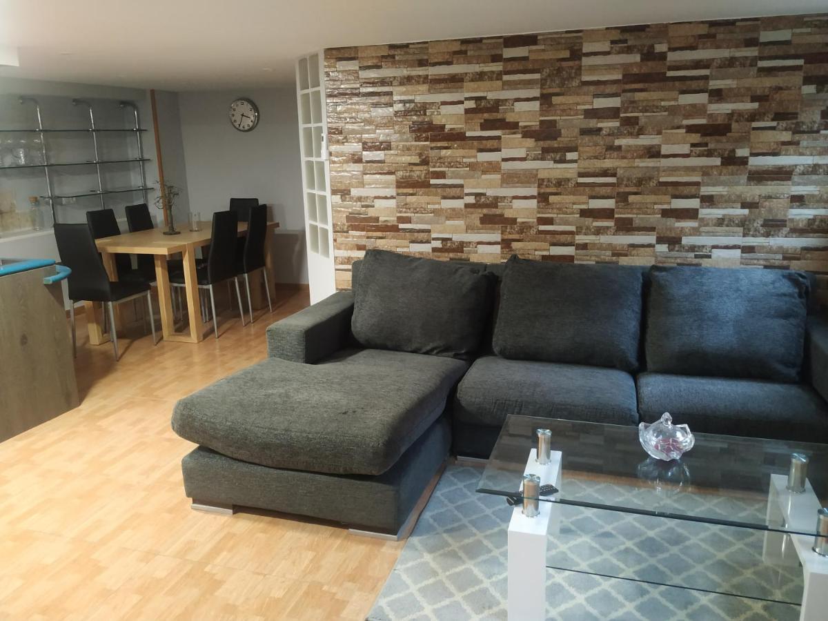 Apartamentos Deluxe Barajas Мадрид Екстериор снимка