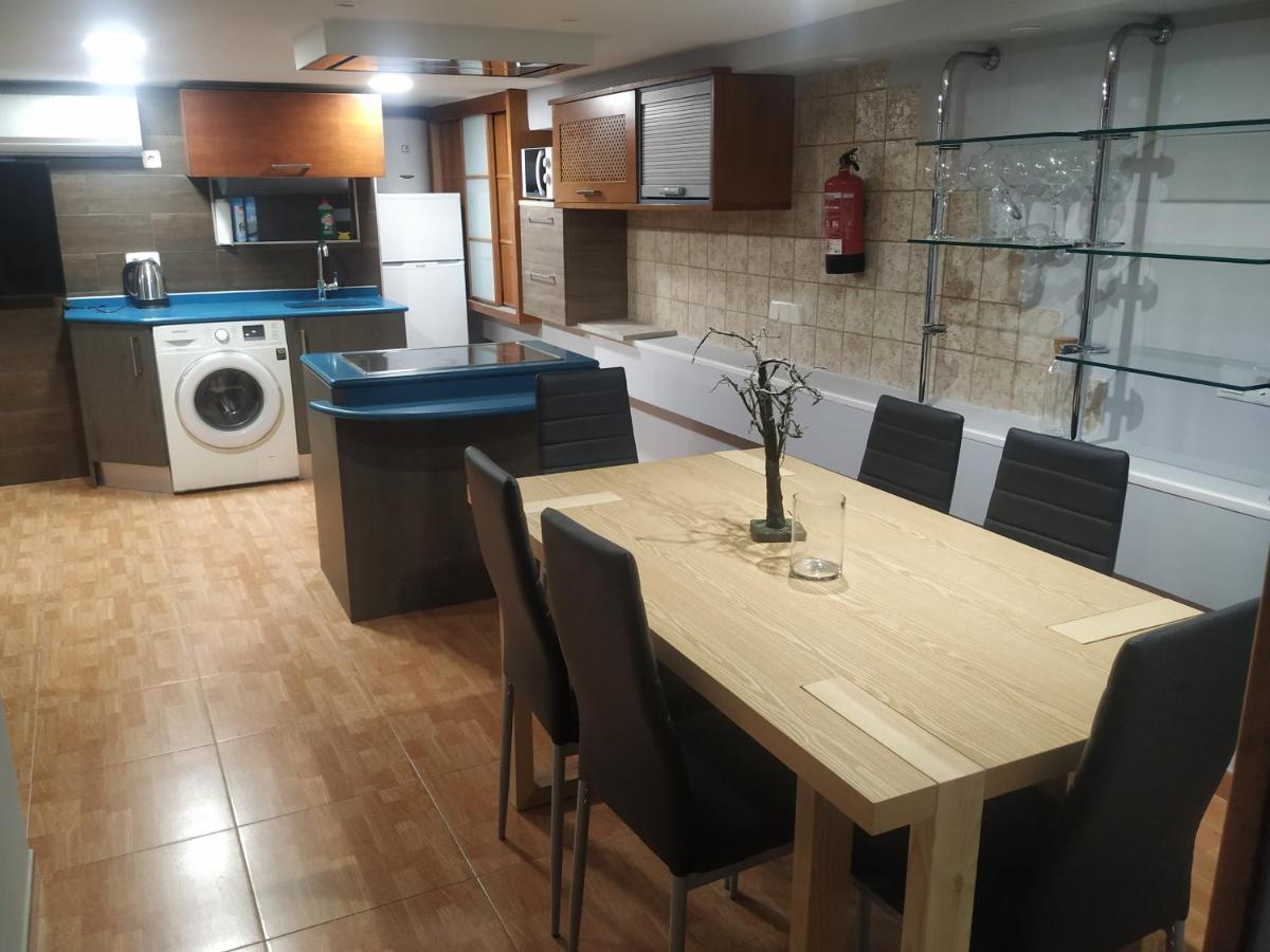 Apartamentos Deluxe Barajas Мадрид Екстериор снимка