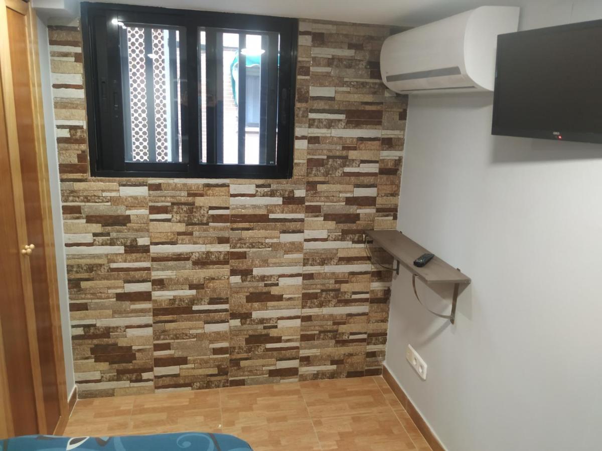 Apartamentos Deluxe Barajas Мадрид Екстериор снимка